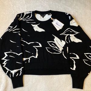 Ted Baker London size 5 Cropped Knit Sweater (black & white)